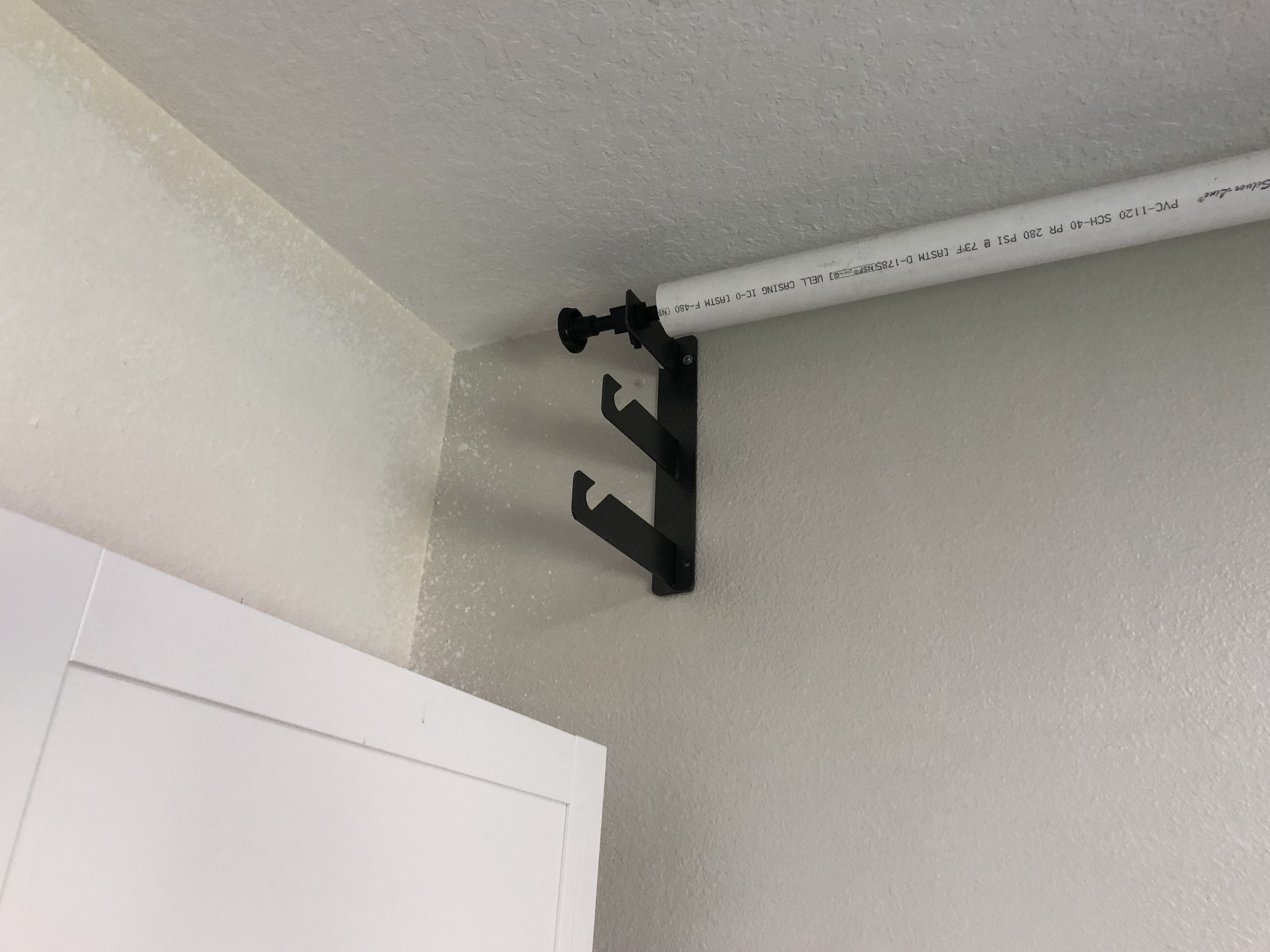 Triple Bracket Mounted On The Wall